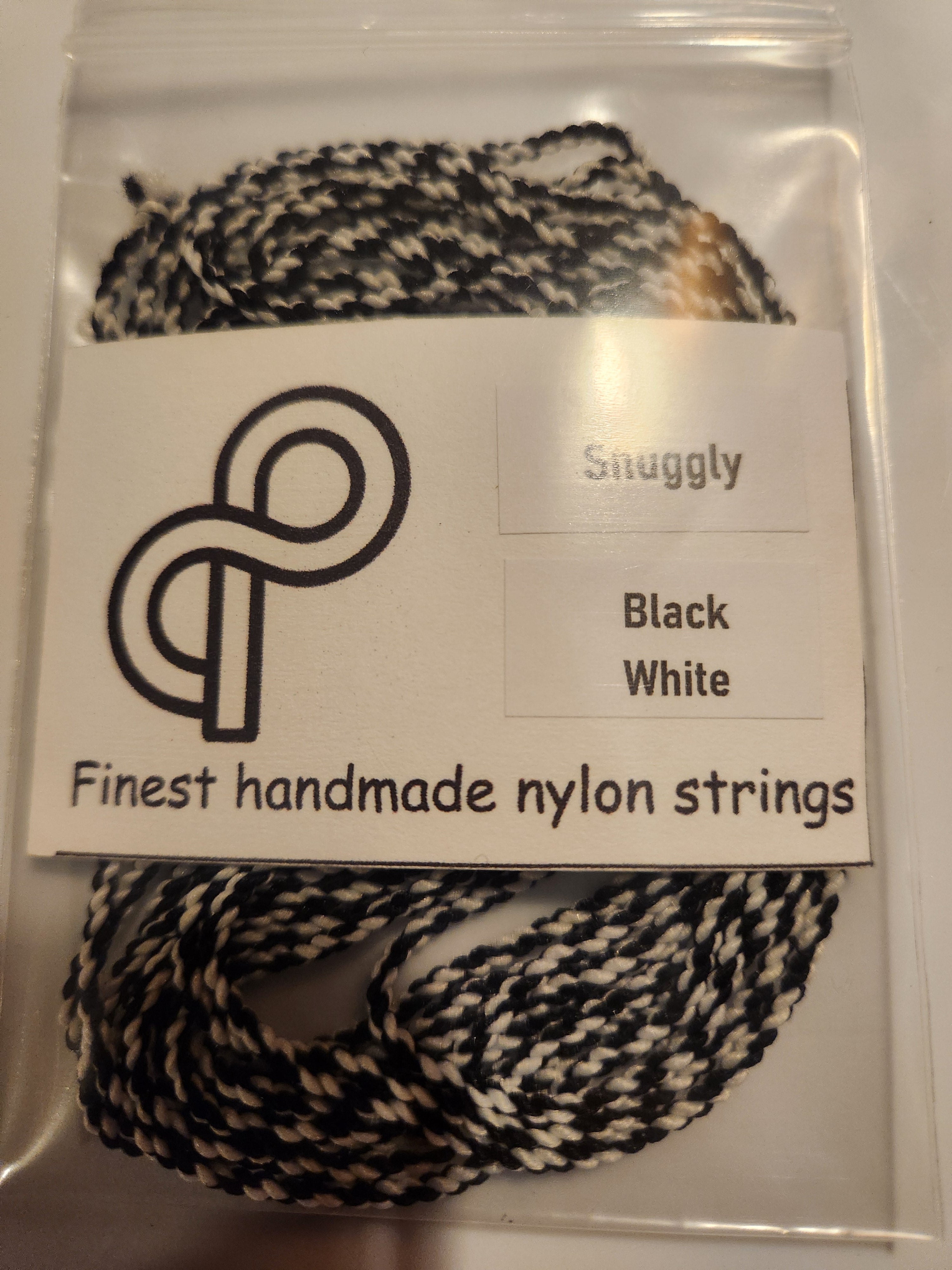 Snuggly nylon - Black White